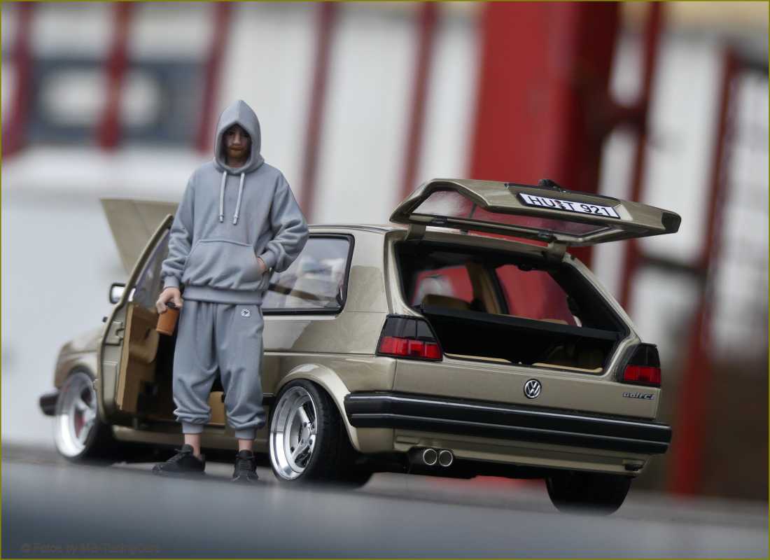 1:18 VW Golf II CL Bauj.1988 Beige Metallic + Metall Modell + OVP